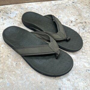 Vionic Sandals Mens Size 10 EU 43 Brown Upper Leather 544M Tide Flip Flop Slides